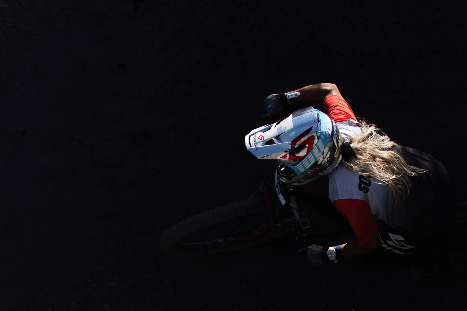 Isabeau Courdurier’s Foot Perforated by Stick at EWS-E Valberg