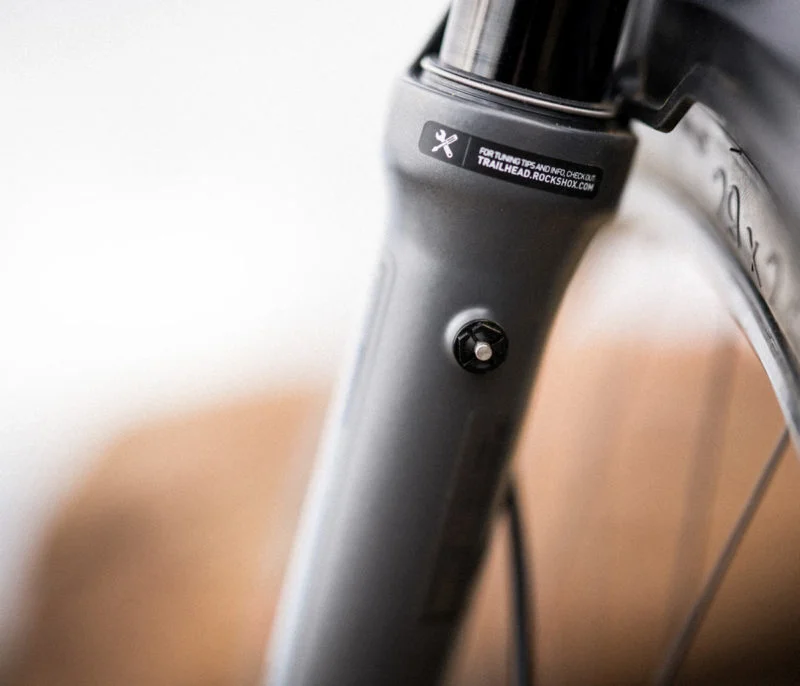 Patent Patrol: SRAM Suspension Fork adds Automatic Venting System