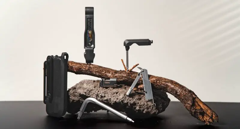 milKit Hassle’Off Multitool Packs an Impressive Number of Tools Behind Your Bottle Cage