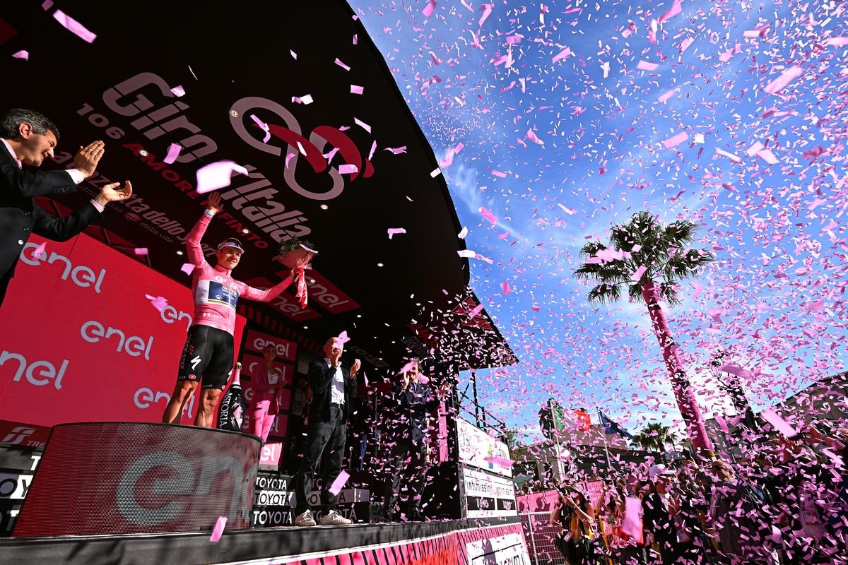 Giro d’Italia Stage 1: Evenepoel Makes Opening Statement