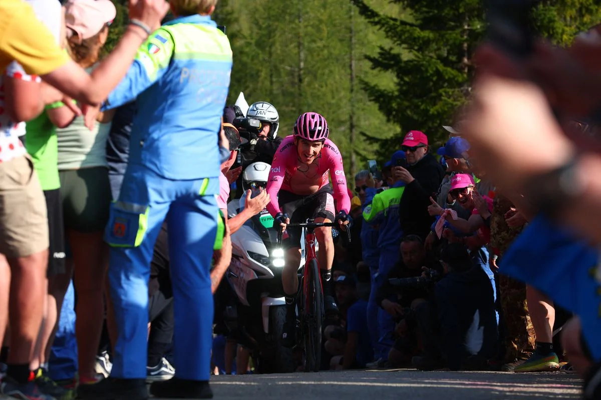 ROGLIC OVERCOMES MECHANICAL AND THOMAS TO LEAD GIRO D’ITALIA IN STUNNING TIME TRIAL WIN