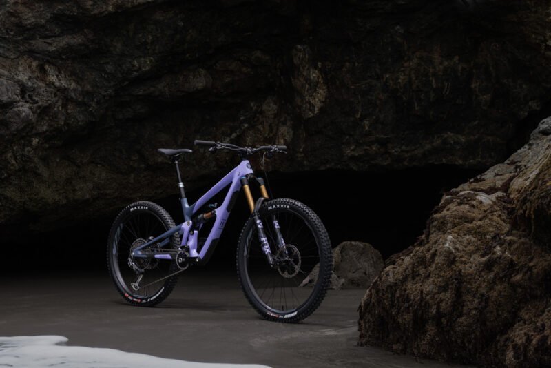 Ibis HD6 is a 165mm Travel Mixed-Wheel Enduro Race Bike