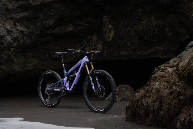 Ibis HD6 is a 165mm Travel Mixed-Wheel Enduro Race Bike