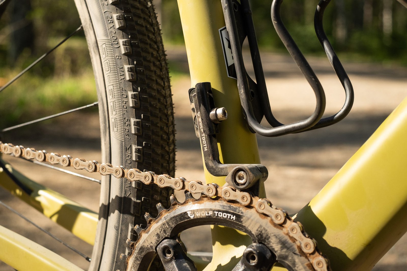Wolf Tooth LoneWolf Aero Chainguide corrals your 1x setup