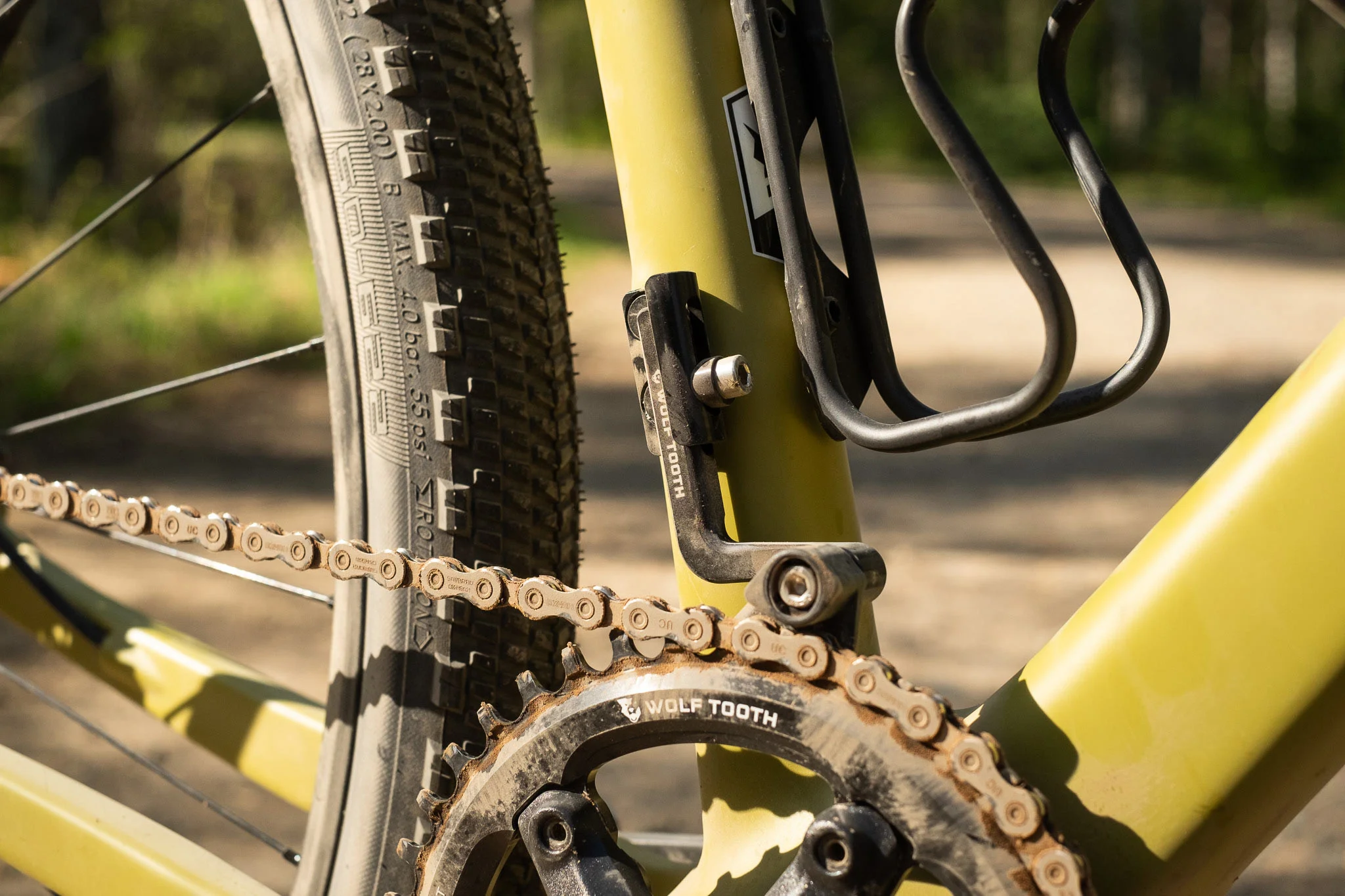 Wolf Tooth LoneWolf Aero Chainguide corrals your 1x setup