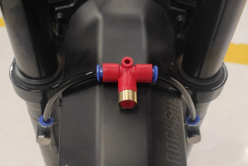 EverFlow AirLink Boosts Fork Leg Volume for Easier Access to Full Travel