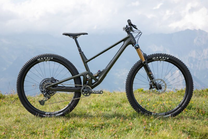 SCOR Goes Short On Travel, Big On Fun With The New 2030 Trail Bike