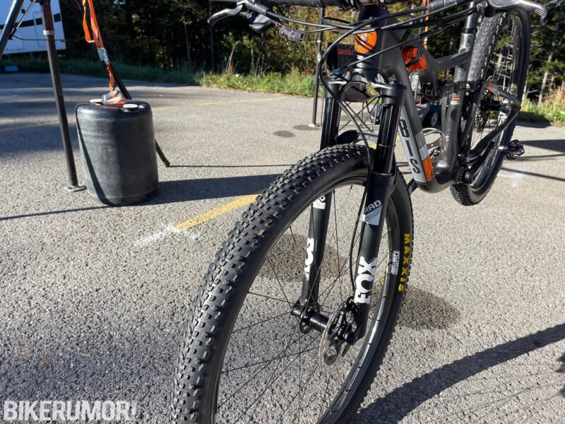 Spotted! New Fox 32 Reverse Arch XC fork