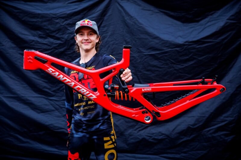 New Santa Cruz V10 Evolves with 3 x 3 Adjustment for Ultimate DH Tuning