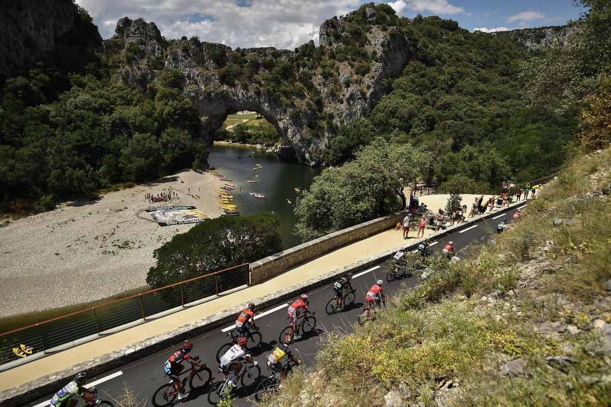 Opening Weekend Preview… Back to the Cobbles!