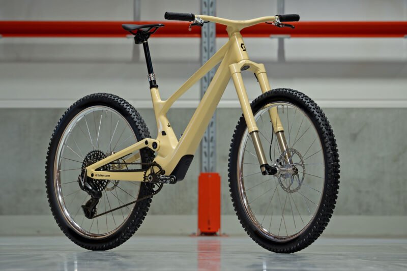 Dangerholm Scott Genius ST Project Bike Rethinks All-Mountain in Sleek Ivory & Chrome