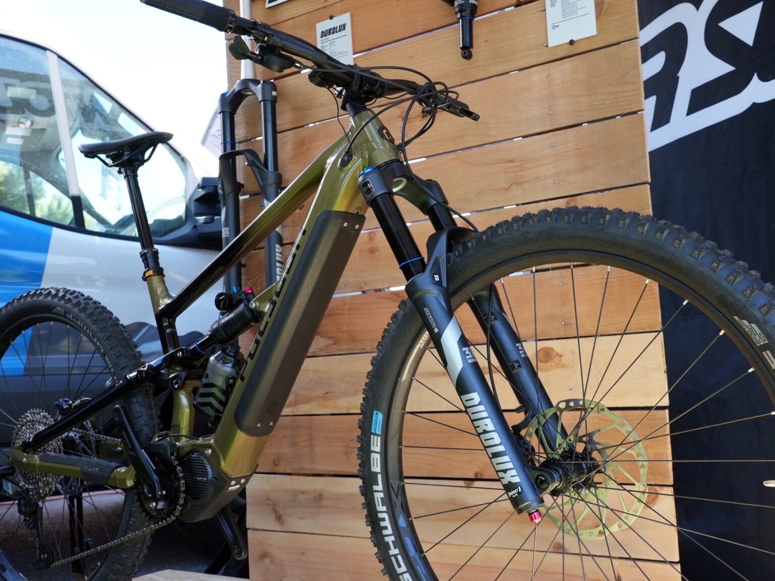 SR Suntour Durolux 38 Spreads Out w/ New Chassis & Damper