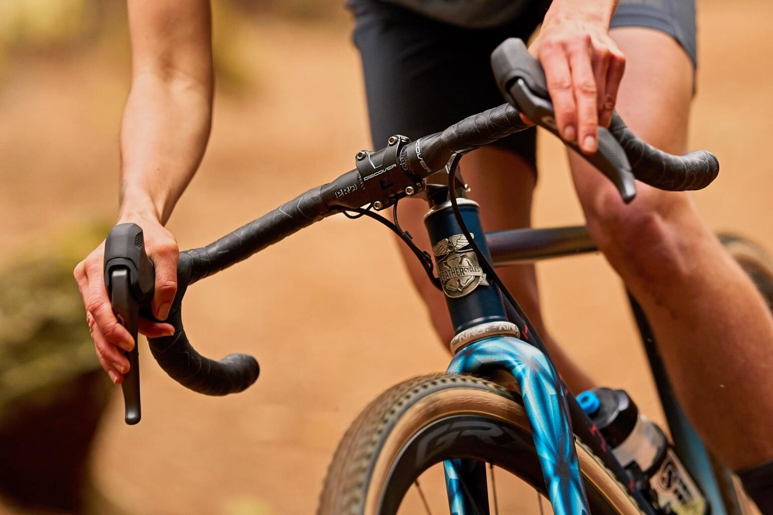 PRO Discover Cockpits Go Aero with Aero Carbon Handlebar & Slam That Stem 10