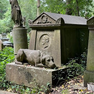 The grave of bare knuckle boxer Thomas Sayers
