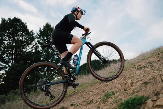 Allied Adds Ultra-light + Adjustable DUET Cockpit System, Lighter BC40 & Signs Courtney!